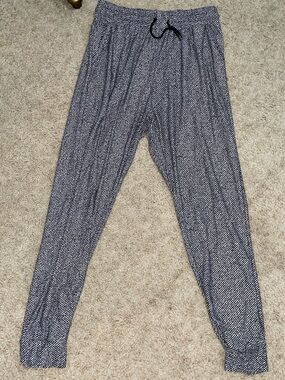 Drawstring Jogger Pants in Black and White Herringbone